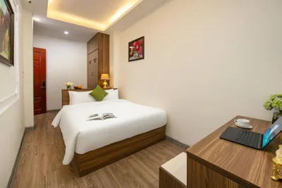 Deluxe Queen Room — Tunger Premium Hotel & Travel