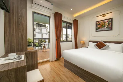 Junior Suite with Balcony — Tunger Premium Hotel & Travel